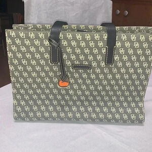 DOONEY & BOURKE Canvas Purse. Excellent Condition ❣️
